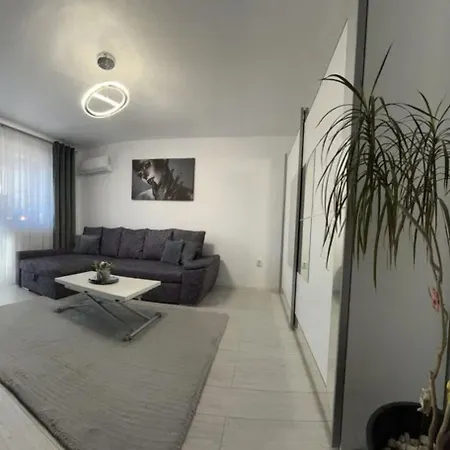 Sandy Apt Apartment *